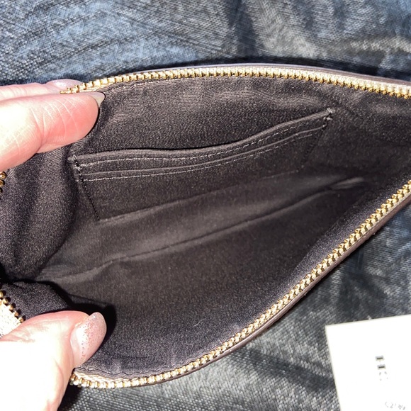 Coach crossgrain metallic pale gold large corner zip Wristlet - Picture 4 of 5